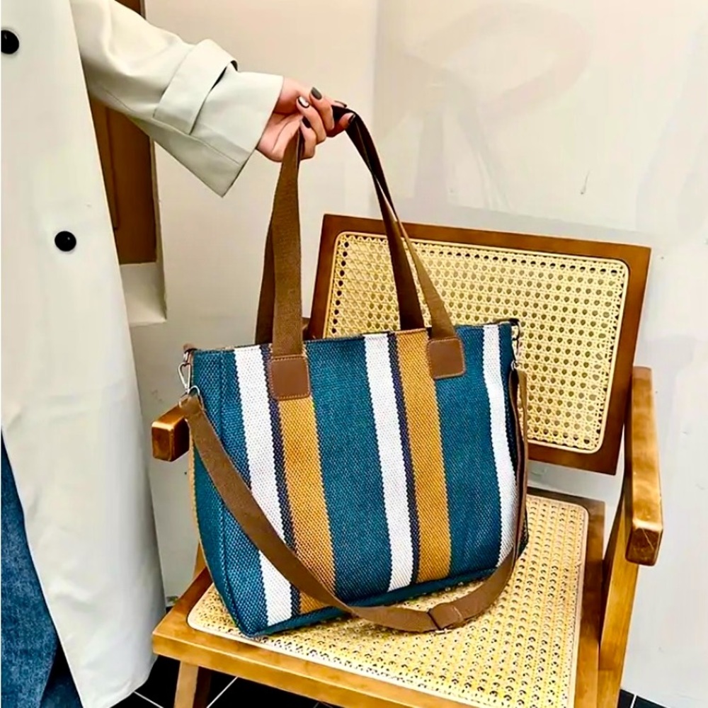 NWOT~Stylish Striped Tote bag – Spacious Crossbody/Durable & Versatile Handbag - Picture 2 of 7
